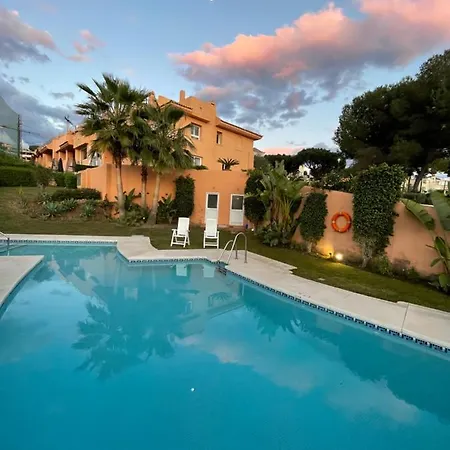 Kwatera prywatna Deluxe In Royal Cabopino Townhouse *